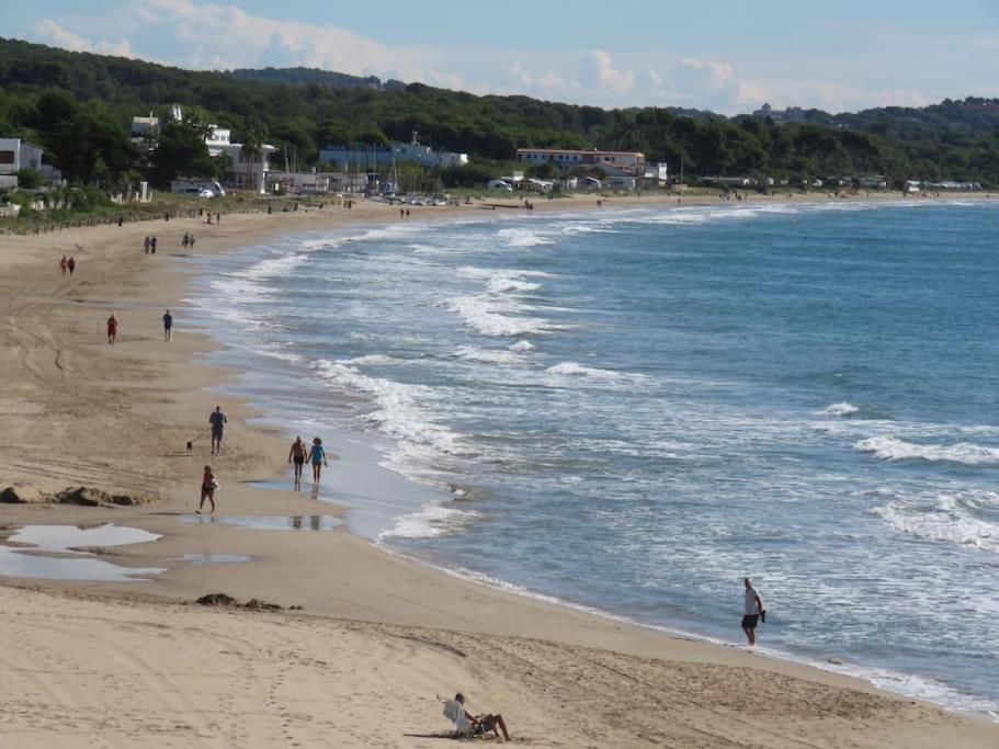 Coqueto Alojamiento Con Banera De Hidromasaje Appartamento Tarragona Esterno foto
