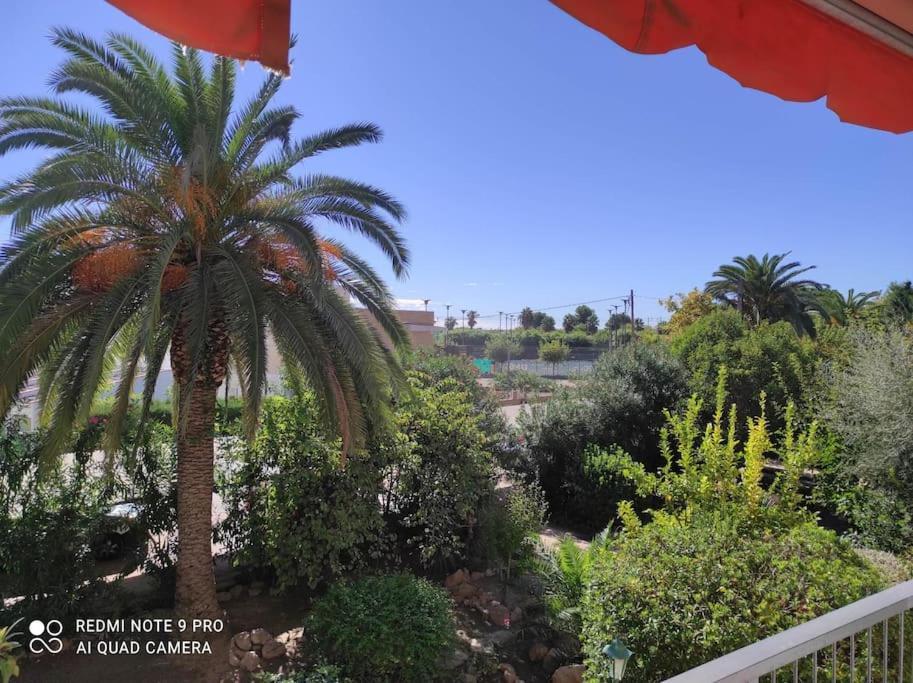 Coqueto Alojamiento Con Banera De Hidromasaje Appartamento Tarragona Esterno foto